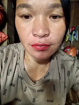 Snapshot of chipu06 chatting on 10/28/25, 03:32 chipu06 online show from 10/28/25, 03:32