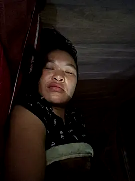 Snapshot of chipu06 chatting on 10/29/25, 10:44 chipu06 online show from 10/29/25, 10:44