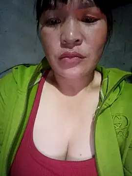 Snapshot of chipu06 chatting on 10/31/25, 11:44 chipu06 online show from 10/31/25, 11:44