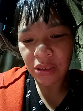 Snapshot of chipu06 chatting on 11/05/25, 02:55 chipu06 online show from 11/05/25, 02:55