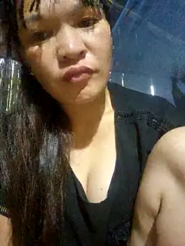 Snapshot of chipu06 chatting on 11/08/25, 12:11 chipu06 online show from 11/08/25, 12:11