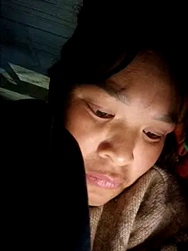 Snapshot of chipu06 chatting on 11/19/25, 02:50 chipu06 online show from 11/19/25, 02:50