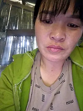 Snapshot of chipu06 chatting on 11/24/25, 02:55 chipu06 online show from 11/24/25, 02:55