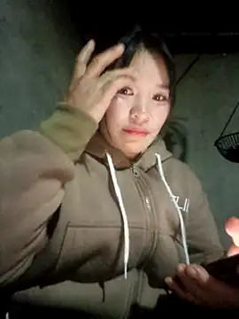 Snapshot of chipu06 chatting on 11/30/25, 10:30 chipu06 online show from 11/30/25, 10:30