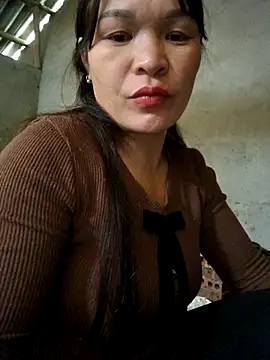 Snapshot of chipu06 chatting on 12/05/25, 05:27 chipu06 online show from 12/05/25, 05:27