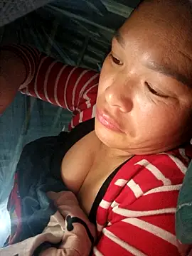 Snapshot of chipu06 chatting on 12/13/25, 10:48 chipu06 online show from 12/13/25, 10:48