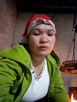 chipu06 online show from 12/21/25, 11:50