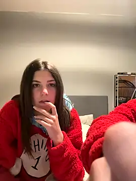 Brunnettebabe007 online show from 11/26/25, 12:44