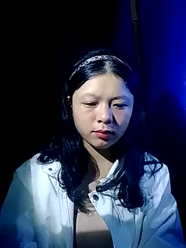 lisa-bae00 online show from 11/11/25, 09:59