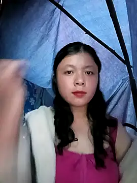 lisa-bae00 online show from 11/12/25, 10:04