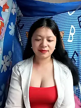 lisa-bae00 online show from 02/15/26, 12:29