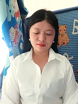 lisa-bae00 online show from 04/09/26, 12:32