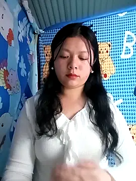 lisa-bae00 online show from 04/16/26, 12:06