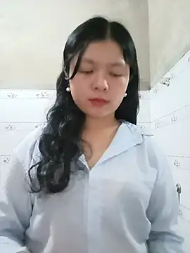 lisa-bae00 online show from 05/17/26, 12:23