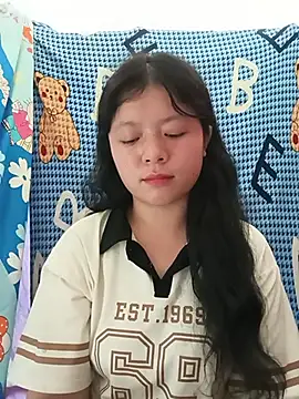 Snapshot of lisa-bae00 chatting on 07/04/26, 01:23 lisa-bae00 online show from 07/04/26, 01:23
