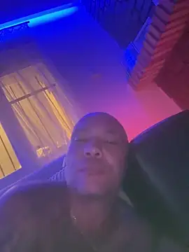 Snapshot of gitanoMad chatting on 11/11/25, 02:00 gitanoMad online show from 11/11/25, 02:00