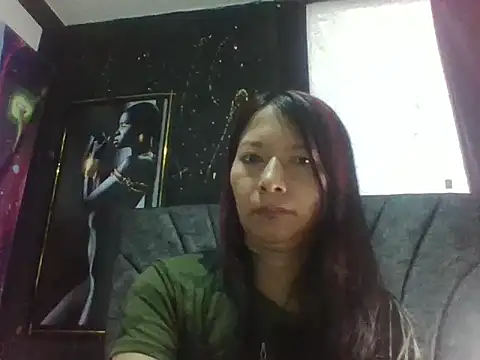 Snapshot of Sakura_yummy chatting on 10/22/25, 01:00 Sakura yummy online show from 10/22/25, 01:00