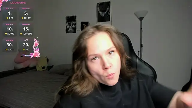 Snapshot of cute_little_Emily chatting on 10/22/25, 05:02 cute little Emily online show from 10/22/25, 05:02
