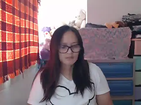 Kinkybela2025 online show from 02/05/26, 01:32