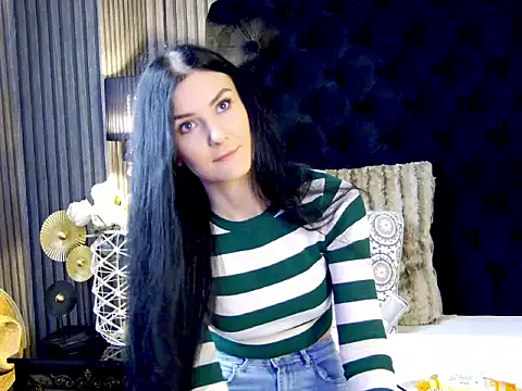 Snapshot of KendraNoir chatting on 12/03/25, 06:21 KendraNoir online show from 12/03/25, 06:21