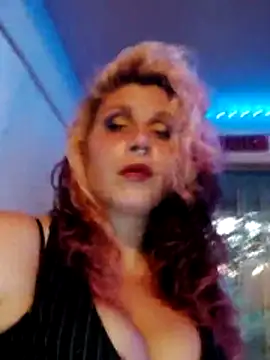 Snapshot of dollfacegang chatting on 11/14/25, 12:53 dollfacegang online show from 11/14/25, 12:53