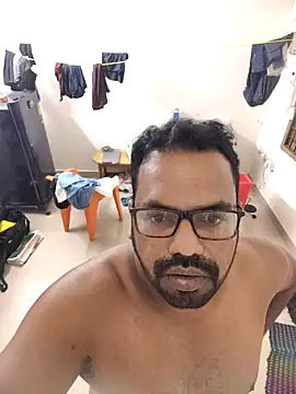 Snapshot of Siranjeevishiva chatting on 10/26/25, 02:39 Siranjeevishiva online show from 10/26/25, 02:39