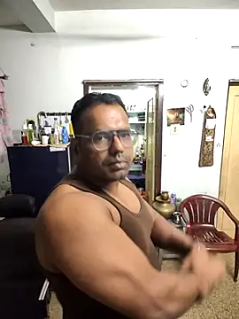 Snapshot of Siranjeevishiva chatting on 11/20/25, 05:12 Siranjeevishiva online show from 11/20/25, 05:12