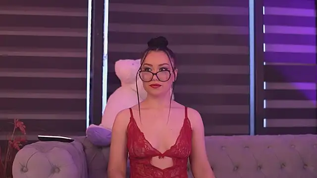 TiffanyVoss online show from 11/03/25, 06:03