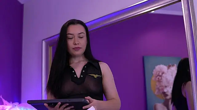 TiffanyVoss online show from 11/22/25, 05:50