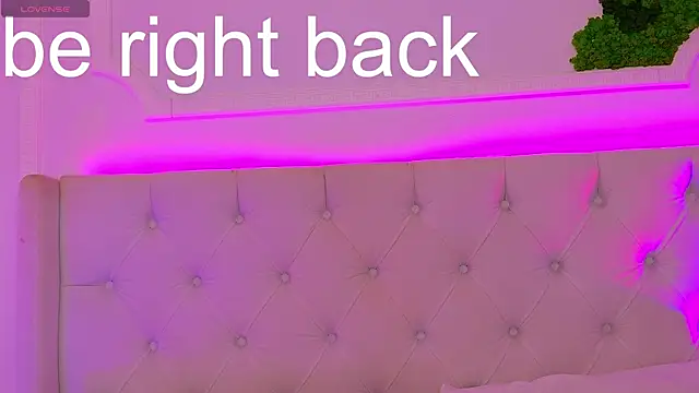 Snapshot of ElisaCharm chatting on 06/19/26, 03:55 ElisaCharm online show from 06/19/26, 03:55
