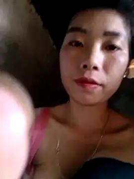 Snapshot of mekaka00 chatting on 11/15/25, 05:27 mekaka00 online show from 11/15/25, 05:27