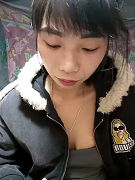 Snapshot of mekaka00 chatting on 12/17/25, 03:51 mekaka00 online show from 12/17/25, 03:51