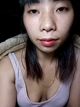 Snapshot of mekaka00 chatting on 12/20/25, 01:29 mekaka00 online show from 12/20/25, 01:29