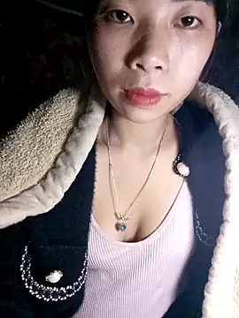 Snapshot of mekaka00 chatting on 12/22/25, 02:47 mekaka00 online show from 12/22/25, 02:47