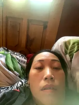 Snapshot of Top_x chatting on 11/07/25, 05:18 Top x online show from 11/07/25, 05:18