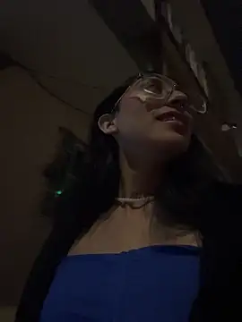 Violeet-Smith online show from 11/28/25, 03:09