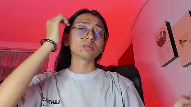  Astrea  online show from 04/19/26, 02:33