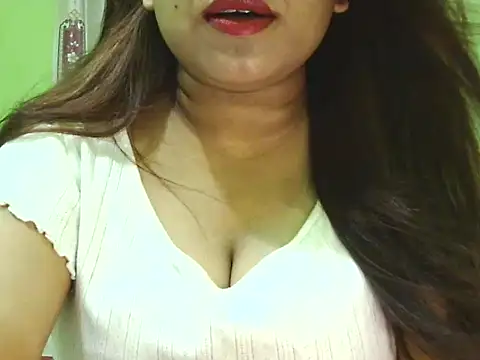 Safa Pari online show from 10/21/25, 03:13