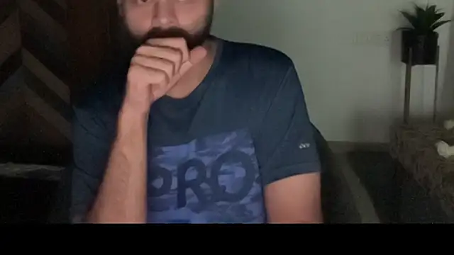 Snapshot of MakeMeAwareAah chatting on 11/28/25, 03:25 MakeMeAwareAah online show from 11/28/25, 03:25