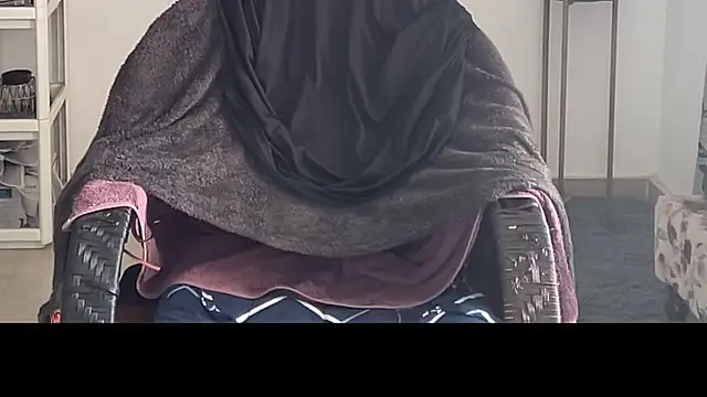 Snapshot of MakeMeAwareAah chatting on 12/03/25, 07:16 MakeMeAwareAah online show from 12/03/25, 07:16