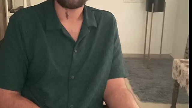 Snapshot of MakeMeAwareAah chatting on 12/04/25, 07:28 MakeMeAwareAah online show from 12/04/25, 07:28