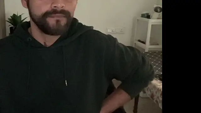 Snapshot of MakeMeAwareAah chatting on 12/15/25, 03:44 MakeMeAwareAah online show from 12/15/25, 03:44