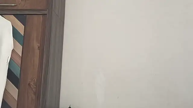 Snapshot of MakeMeAwareAah chatting on 12/22/25, 04:20 MakeMeAwareAah online show from 12/22/25, 04:20