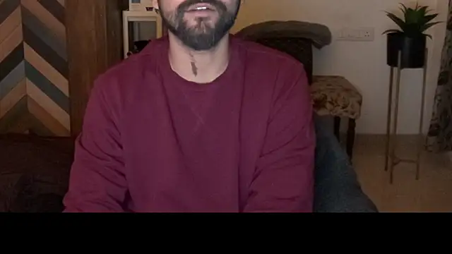 Snapshot of MakeMeAwareAah chatting on 01/05/26, 05:27 MakeMeAwareAah online show from 01/05/26, 05:27