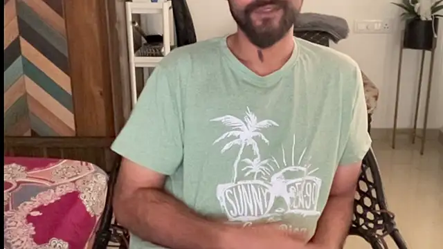 Snapshot of MakeMeAwareAah chatting on 01/08/26, 05:54 MakeMeAwareAah online show from 01/08/26, 05:54