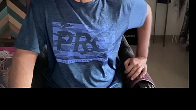 Snapshot of MakeMeAwareAah chatting on 01/11/26, 02:05 MakeMeAwareAah online show from 01/11/26, 02:05