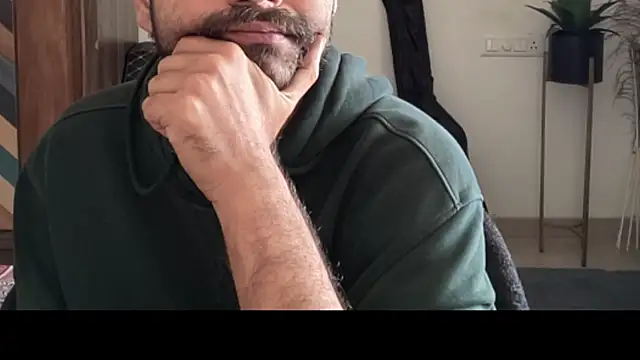 Snapshot of MakeMeAwareAah chatting on 01/12/26, 05:12 MakeMeAwareAah online show from 01/12/26, 05:12