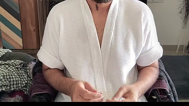 Snapshot of MakeMeAwareAah chatting on 01/13/26, 06:40 MakeMeAwareAah online show from 01/13/26, 06:40