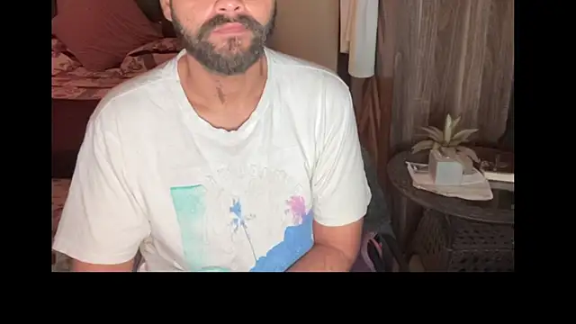 Snapshot of MakeMeAwareAah chatting on 04/10/26, 03:28 MakeMeAwareAah online show from 04/10/26, 03:28