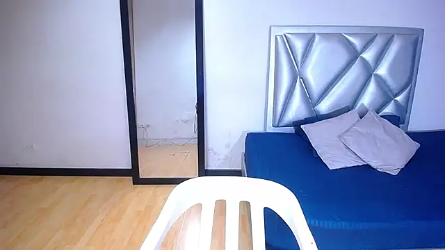 Snapshot of sexycum_dumpster chatting on 11/21/25, 01:43 sexycum dumpster online show from 11/21/25, 01:43